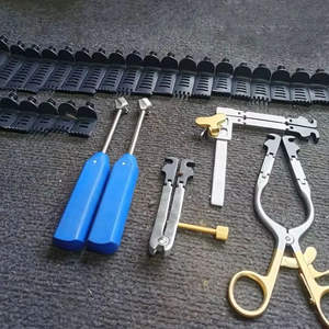 Juego de Instrumentos Quirúrgicos Ortopédicos Manuales de Acero Inoxidable, Retractor Cervical para Procedimientos de Columna Vertebral, Certificado CE Clase II, 1 Año - Product Image 1