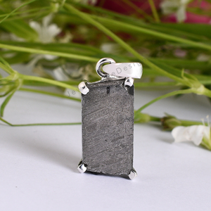 Colgante de Piedra Meteorito de Gema Natural, Colgante de Plata de Ley, Joyería Hecha a Mano, Regalo para Ella, Joyería al por Mayor - Product Image 1