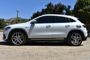 Mercedes-AMG GLA45 2022 USADO con Volante a la Izquierda/Derecha - Product Image 4