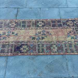 Alfombra Vintage Pequeña de 2.1x4.9 pies, Alfombra Turca, Alfombra de Lana con Diseño Floral Azul y Rojo - Product Image 3