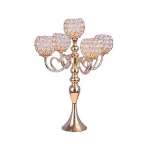 Bougeoir en métal décoratif de forme ronde, support de finition antique en diamant pour fête, mariage et éclairage intérieur - Product Image 1