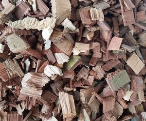 Astillas de madera para hacer pulpa/combustible de biomasa, buen precio para la venta, madera de acacia, madera de eucalipto - Product Image 2