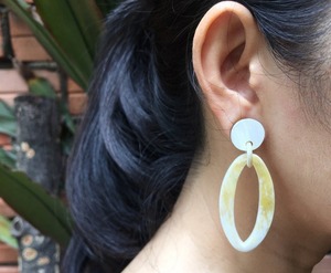 Boucles d'oreilles en corne de buffle naturelle uniques classiques faites à la main mode de luxe d'Inde - Product Image 4