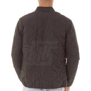 Blouson d'aviateur moderne pour hommes avec un design ajusté et un look élégant pour une veste d'hiver à la mode en plein air - Product Image 2