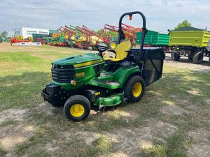 Tracteur à gazon John Deer X950R Diesel Hydrostatique à traction intégrale avec moteur diesel - Product Image 3