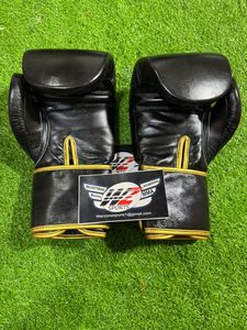 Nuevo diseño Nuevo modelo Guantes de boxeo de entrenamiento Guantes DE LUCHA Pro Fight hechos en cuero de vaca Equipo de boxeo personalizado - Product Image 5