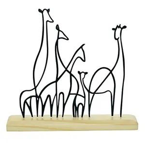 Iron Metalen Giraffe Pronkstuk Op Houten Basis Draad Art Ontwerpen Voor Office Desktop Sculptuur Decoratieve Tafel Standbeeld Home Decor