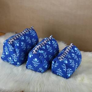 Ensemble de trousses de toilette et de pochettes à cosmétiques en coton matelassé fait main, style bohème, à motifs floraux, avec fermeture éclair et chaînes - Product Image 5