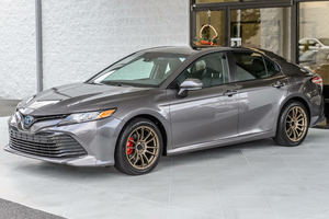 Toyota Camry Hybrid LE FWD 2018 bien utilisé cuir-canapé berline avec caméra arrière options essence/électrique/carburant diesel - Product Image 3