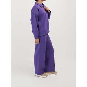 Conjunto de 2 piezas de forro polar morado liso para mujer, top de manga larga con cremallera y pantalones de pierna ancha, estilo urbano, uso diario, ajuste holgado, todo bordado. - Product Image 3