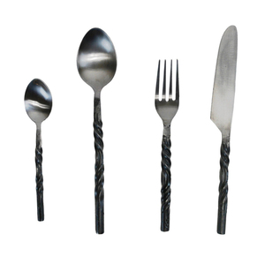 Mango en forma de corazón Diseño personalizado Plata pulida Venta al por mayor Cuchara Cuchillo y tenedor Cubiertos de acero inoxidable Juego de cubiertos de hotel - Product Image 2