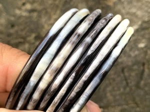 Pulsera Ecológica de Cuerno de Búfalo Tallado Tribal para Mujer, Exportador de Joyería de Cuerno Natural - Product Image 3