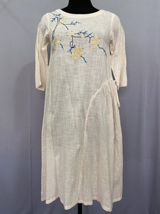 เดรสยาวคอตตอนปักลายสำหรับผู้หญิงเดรสลำลองอัดพลีทสำหรับฤดูใบไม้ร่วง - Product Image 2