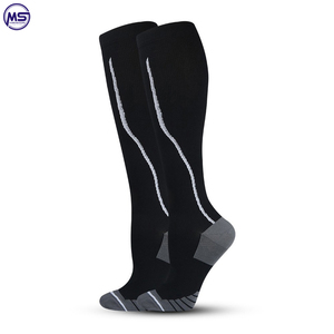 Basketball Wear Professional Cheap Price 2022 Light Weight Sports Wear Sports <b>Socks</b> For Unisex - Product Image 3
