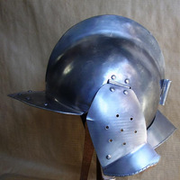 Casco BURGONET, Réplica de Casco Borgundo Hecho a Mano con Metal Cortado a Troquel y Esmalte Incrustado, para Reenactaciones Históricas y Coleccionistas