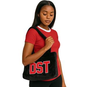 Sac fourre-tout en fourrure Delta Greek Sorority DST noir avec lettres brodées rouges et blanches Sac à main en peluche Cadeau de sororité durable pour la vie grecque - Product Image 1