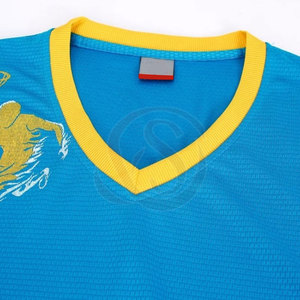 Maillot de basket-ball décontracté pour homme de haute qualité, été, 100% polyester, sans manches, coupe athlétique, col en V, séchage rapide, respirant, personnalisé - Product Image 2