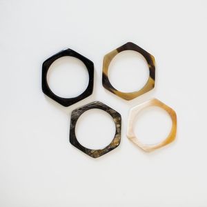 Bracelet personnalisable léger durable écologique de klaxon pour la mode faite main unique - Product Image 6