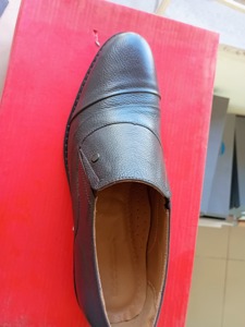 Zapatos de vestir casuales de cuero genuino de alta calidad para hombres y mocasines formales elegantes con parte superior redonda a precios al por mayor - Product Image 3