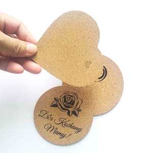 Ensemble de dessous-de-verre en bois massif écologique, conçu pour un usage quotidien pratique, avec un beau grain de bois - Product Image 2