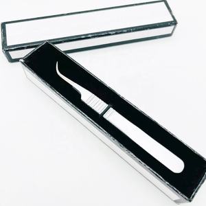Pince à cils professionnelle en gros de qualité supérieure en acier inoxydable massif J pointe pointue incurvée argent paillettes Volume cils - Product Image 1