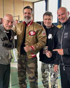 Blousons Bomber Homme Personnalisés en Satin avec Deux Poches Latérales – Coton et Polyester – Qualité Supérieure – En Vente - Product Image 4