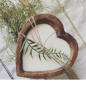 Bol en forme de coeur en bois d'acacia rustique fait à la main Bol décoratif sculpté en bois naturel écologique - Product Image 2