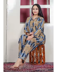 Conjunto de dos piezas de ropa de dormir de rayón con camisa de manga larga estampada y pantalones de pijama de Cintura elástica ancha transpirables para clima cálido - Product Image 1