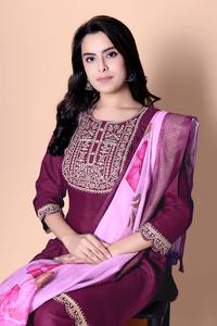 Ensemble Kurti en Soie Georgette Brodé en Gros pour Femmes, Mélange de Soie et de Coton, Vêtements Ethniques, Fournisseur, Achat en Gros, Vêtements de Mariage, Tailles S à XXL - Product Image 4