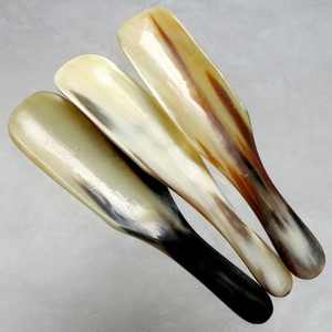 ที่โกยรองเท้าทำจากเขาสัตว์ ขนาดพกพา น้ำหนักเบา เป็นมิตรต่อสิ่งแวดล้อม ผลิตด้วยมือ ขัดเงา  เครื่องมือเสริมดวง  นำโชค  รูปทรงเทวดา - Product Image 5