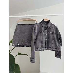 Traje de Mezclilla Vintage 9930 con Detalles de Piedras - Product Image 4