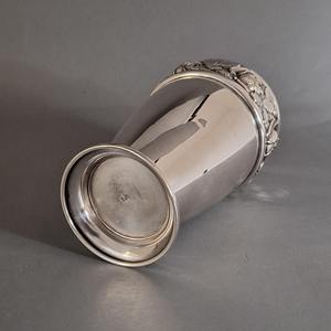 Jarrón de Diseño Floral Plateado de Primera Calidad, Ideal para Decoración de Eventos, Centro de Mesa, Sala de Estar y Vestíbulo de Hotel, Procedente de la India - Product Image 4