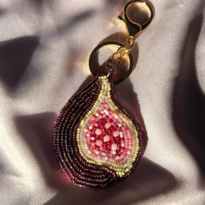 พวงกุญแจปักลายลูกปัดกระเป๋ารูปมะเดื่อลูกปัด - Product Image 1