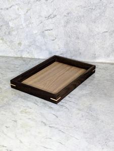 Plateau de rangement et de service rond avec une surface large, poignées robustes, finition lisse, idéal pour les repas et l'organisation élégante de la maison - Product Image 3