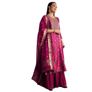 Patola púrpura y Bandhani Print Kurta Set con Banarasi Dupatta Wedding Party Recepción festiva y eventos culturales tradicionales - Product Image 4