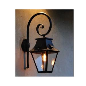 Ensemble de bougeoirs en métal artisanal avec une finition élégante, parfait pour le salon, la table à manger, la chambre à coucher et la décoration festive - Product Image 1