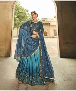 Boda nupcial LehengaCholi indio para niñas en estilo pakistaní impreso con Chunni pesado - Product Image 2