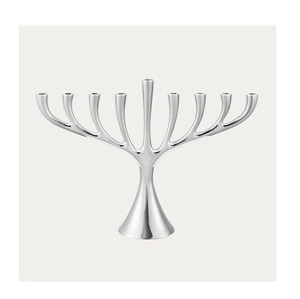Candelabro Menorá de Aluminio Premium con Múltiples Brazos, Niquelado, para Festividades, Diseño Clásico y Tradicional, Decoración del Hogar - Product Image 1