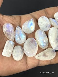 Piedra Lunar de Fuego Azul Natural, Gema Suelta en Cabujón, Forma Mixta, Tamaño Mixto, 20 a 30 mm - Product Image 2