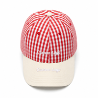 Topi Baseball Gingham Kotak-kotak Katun Merah Putih 6 Panel Dapat Disesuaikan Bordir Logo Kustom Unisex Pelindung Matahari Musim Panas