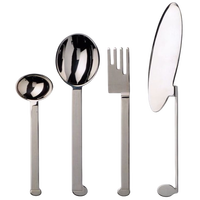 Ensemble de couverts au design sophistiqué Le fabricant indien fournit un gâteau de mariage élégant fabriqué avec des matériaux de grande qualité