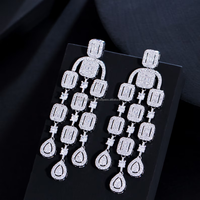 Boucles d'oreilles pendantes géométriques de luxe en argent sterling et moissanite avec longues pampilles, idéales pour mariées, cadeau d'anniversaire de mariage, bijoux