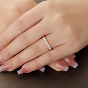 Bague demi-éternité en diamant, design empilable pour un look élégant, toutes les occasions - Product Image 5