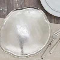 Pelat pengisi daya berlapis harga grosir piring pengisi daya logam desain polos untuk piring pernikahan restoran dapur rumah