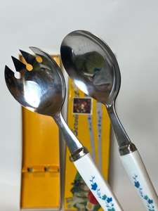 Service à salade en acier inoxydable argenté brillant avec poignées en acrylique design, parfait pour les événements domestiques et les paniers-cadeaux - Product Image 2