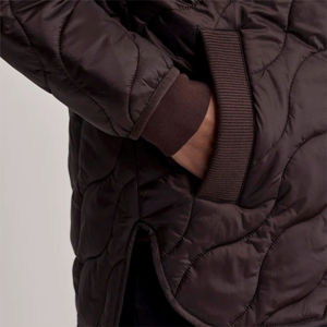 Chaqueta acolchada de mujer con logotipo personalizado de última moda, chaqueta de burbuja informal para mujer, chaqueta de invierno acolchada bomber acolchada para mujer - Product Image 4