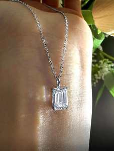 Pendentif en moissanite 3 carats, taille émeraude, argent sterling 925, pendentif solitaire, cadeau pour partenaire, fiançailles, mariage, cadeau étincelant - Product Image 4
