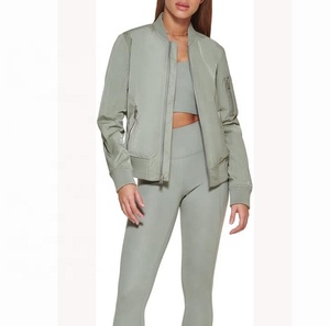 Blouson d'aviateur en toile personnalisé grande taille style rue pour femmes imperméable avec logo avant pour hommes hiver - Product Image 1