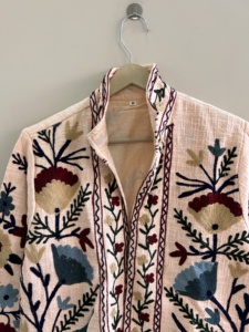 Veste matelassée en coton tricoté respirant rose bébé, brodée à la main, style Suzani, pour femmes - Product Image 4
