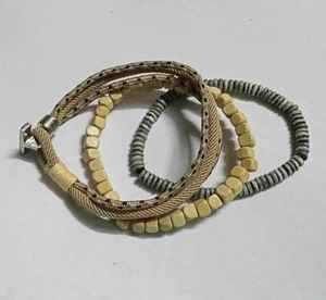 Pulseras de hueso hechas a medida disponibles en una gama de patrones y diseños para niñas y mujeres de todas las edades y para reventa - Product Image 4